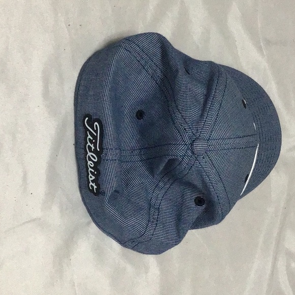 Baseball cap - Picture 2 of 3